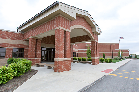 Maroa-Forsyth Grade School Entrance